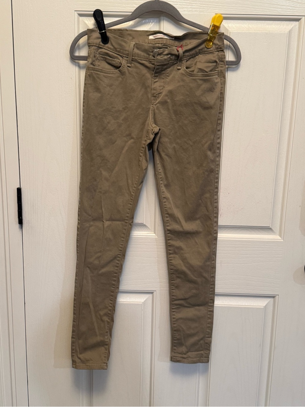 Women’s Levi’s 710 Super Skinny Stretch Pants in Khaki